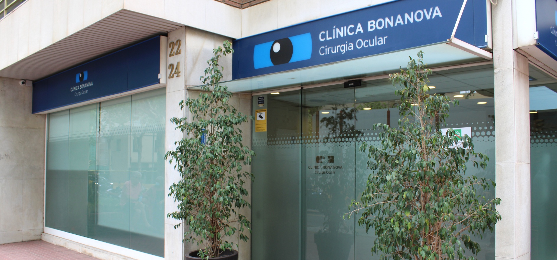 Fachada de la Clínica Bonanova de Cirugía Ocular