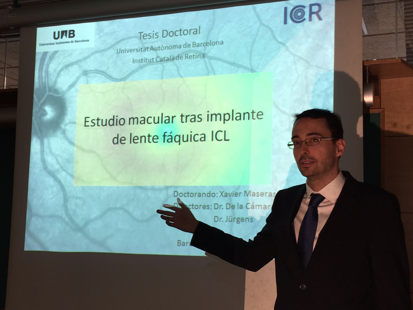 El Dr. Xavier Maseras presenta la seva tesi doctoral, un estudi macular després de l’implant de lents fàquiques ICL