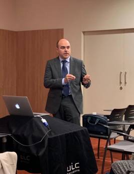 El Dr. Marcos Muñoz defensant la seva tesi doctoral