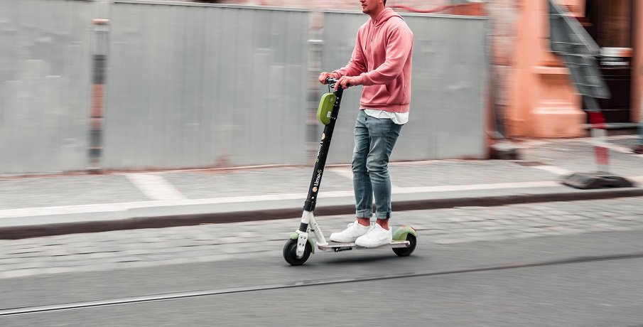 The media talk about the recommendation of ICR to electric scooter riders