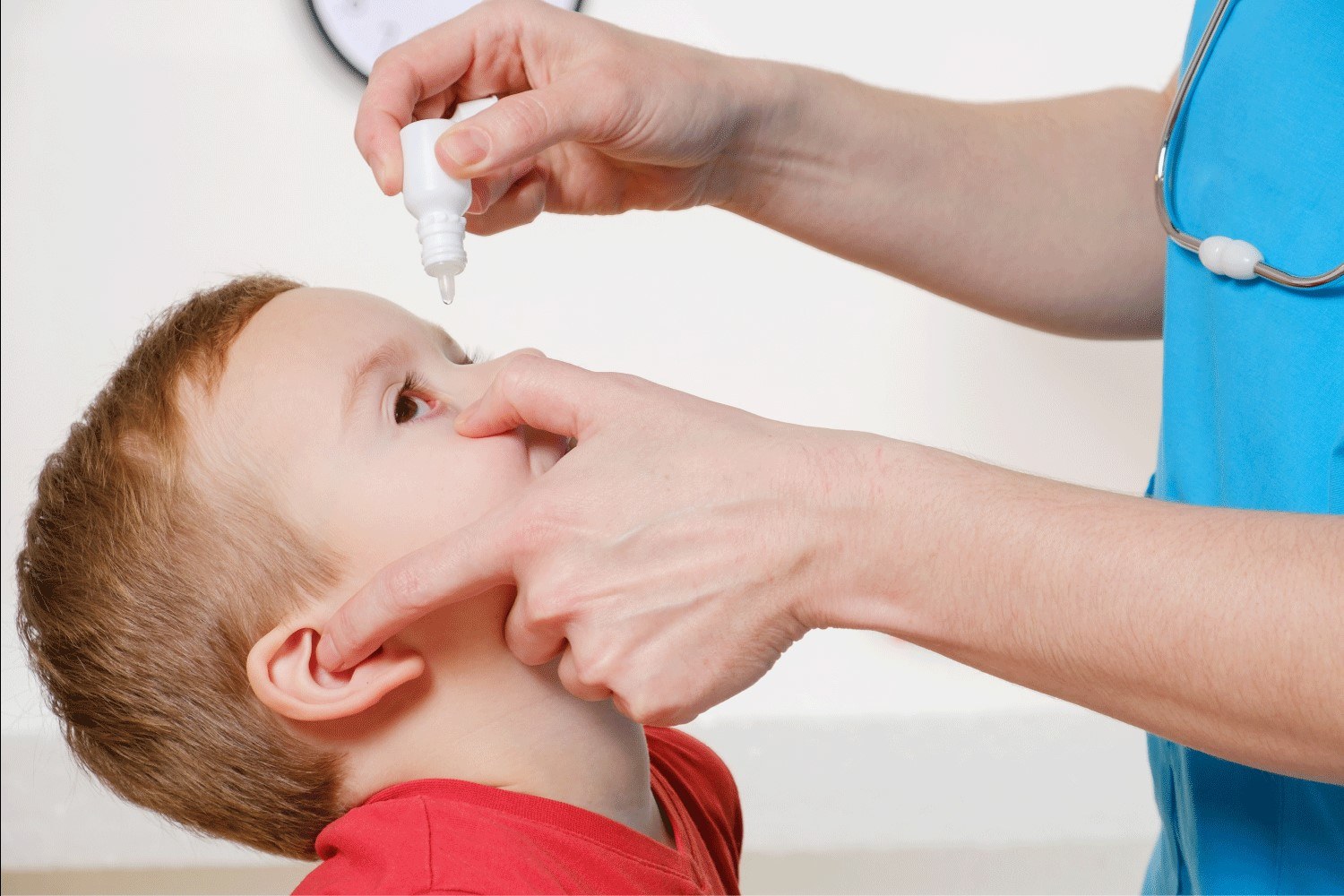 Cuándo y cómo se realiza la dilatación pupilar en niños y niñas