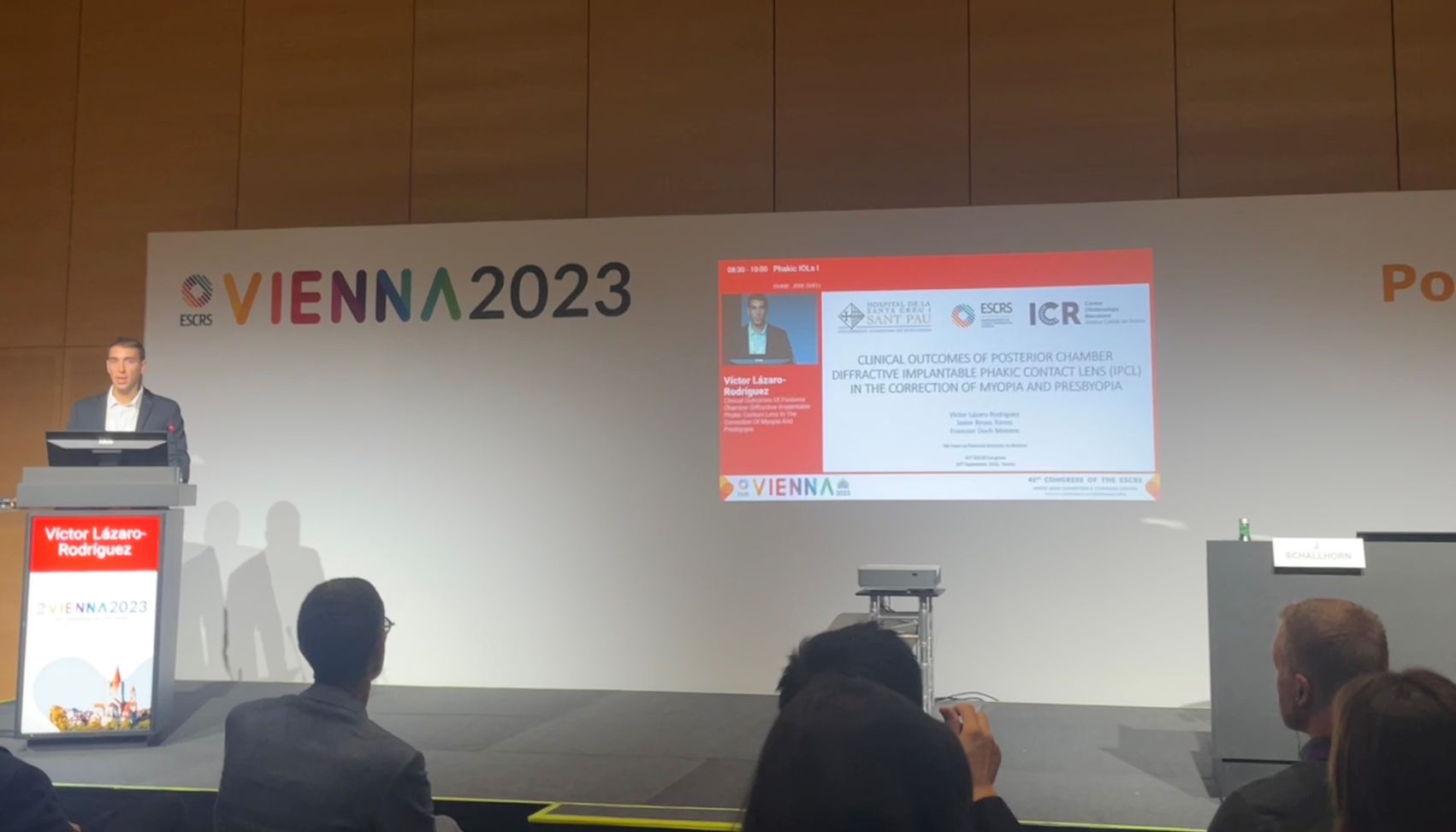 El Dr. Lázaro a la presentació de la seva ponència sobre lents fàquiques multifocals al 41è Congrés de l'ESCRS