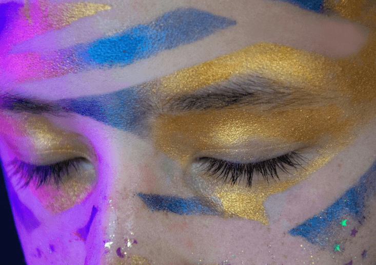 Consejos de salud ocular para el maquillaje de Carnaval