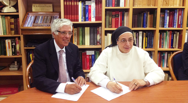 El Dr. Martí firma un acuerdo con Sor Lucía Caram para la Fundación Ramon Martí i Bonet, el proyecto más solidario de ICR.