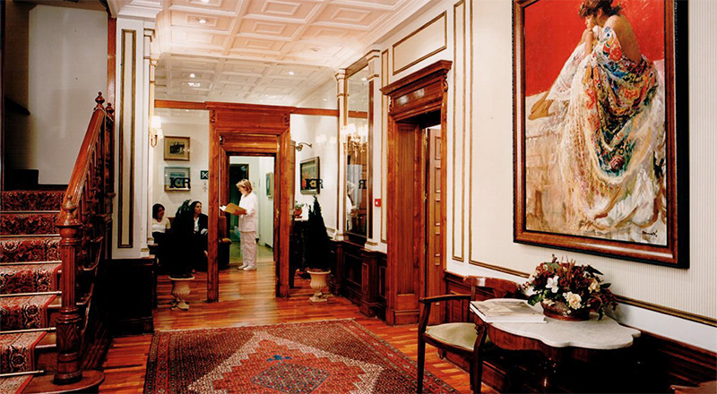 Recepción del antiguo edificio del ICR en la calle Pau Alcover, Barcelona.