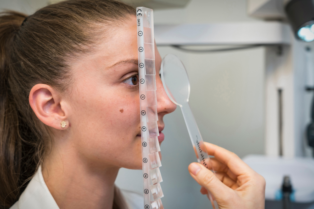 Per detectar malalties neurooftalmològiques cal fer diverses proves oculars.