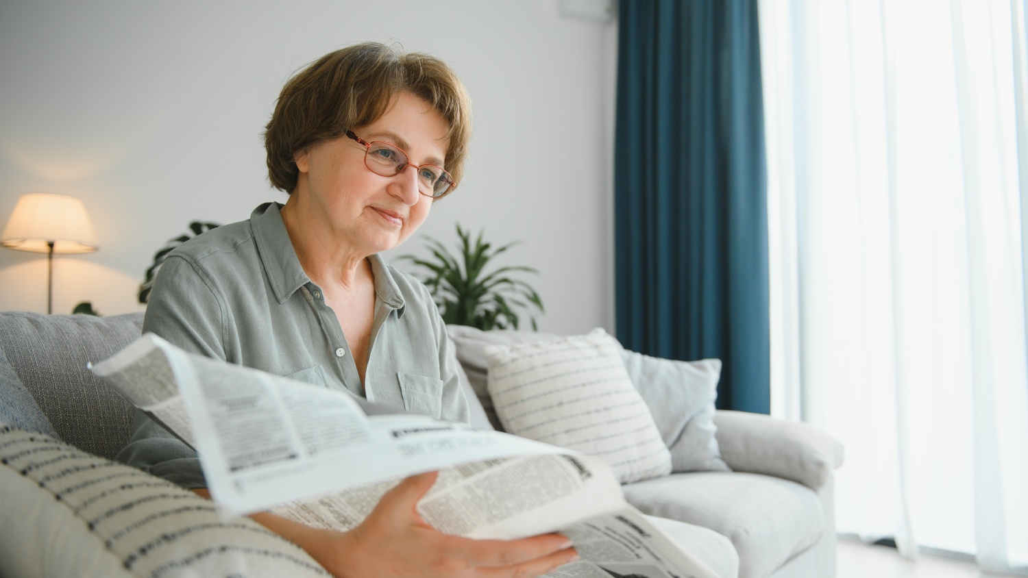 When should I undergo cataract surgery?