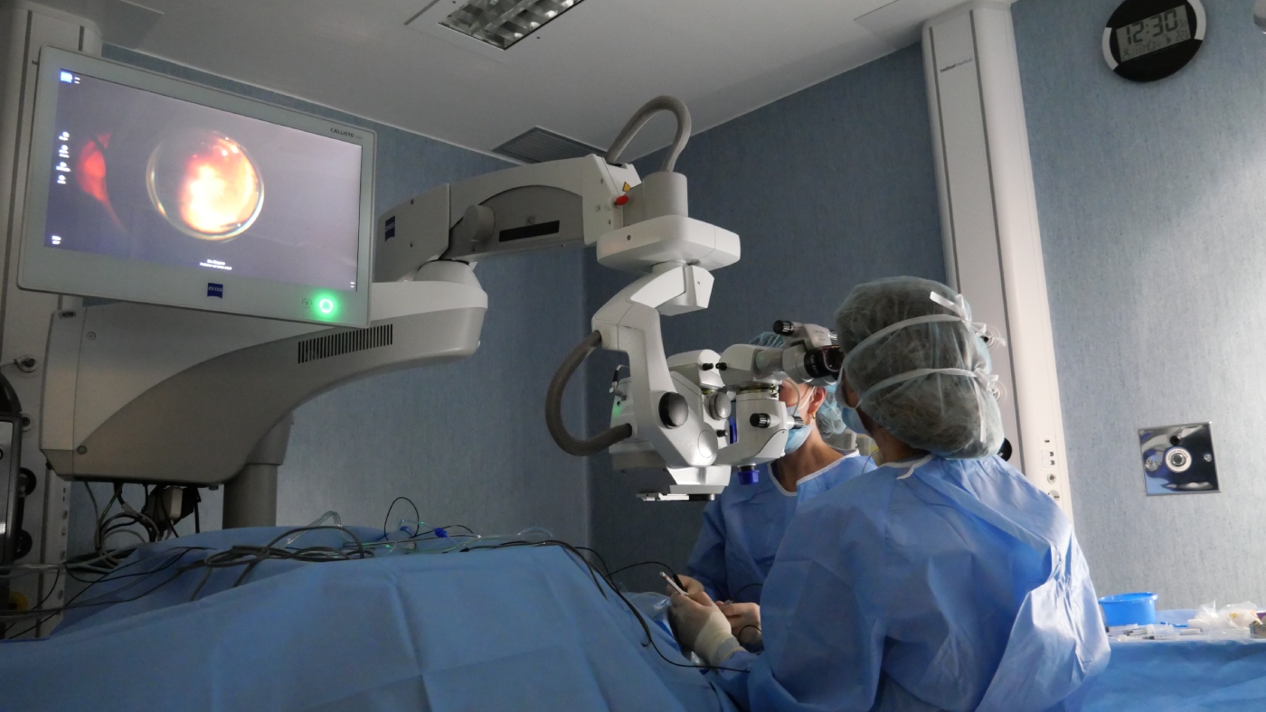 Avancem en solucions per a cirurgies oculars complexes