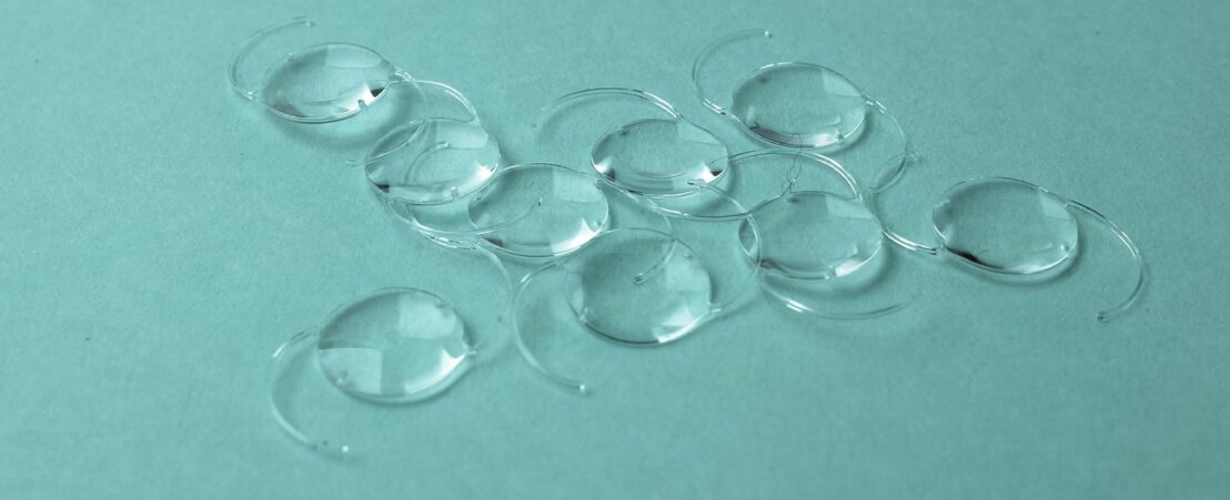 Las lentes intraoculares se implantan dentro del ojo para corregir defectos y mejorar la visión.